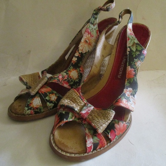 Chinese Laundry Floral Fabric Platform Sandals - Picture 1 of 5